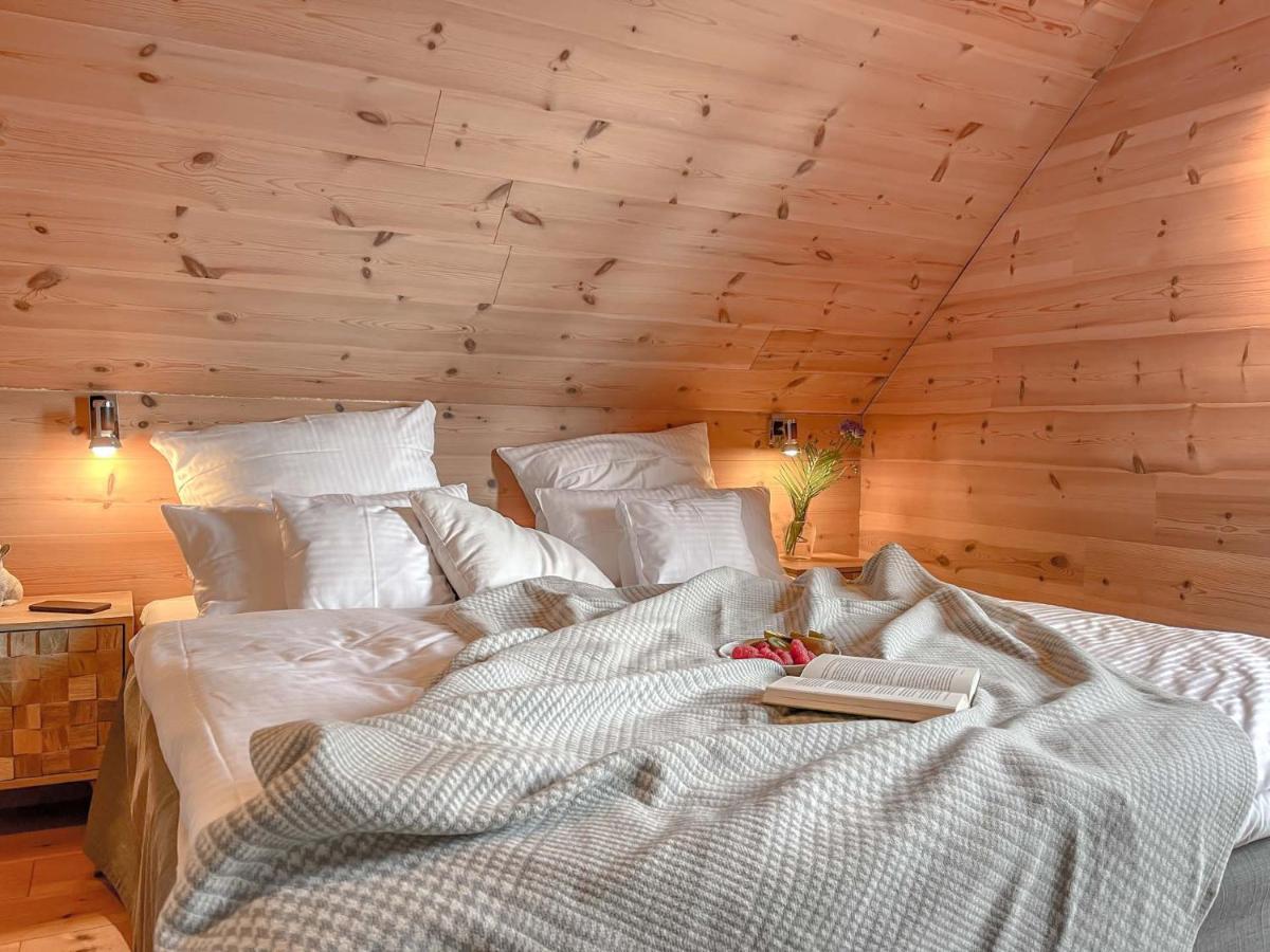Traumhaff Kuestenchalets - Einzigartige Chalets An Der Ostsee. Ganz Aus Laerchenholz Mit Kamin Und Sauna Vogelsang-Warsin Exterior foto