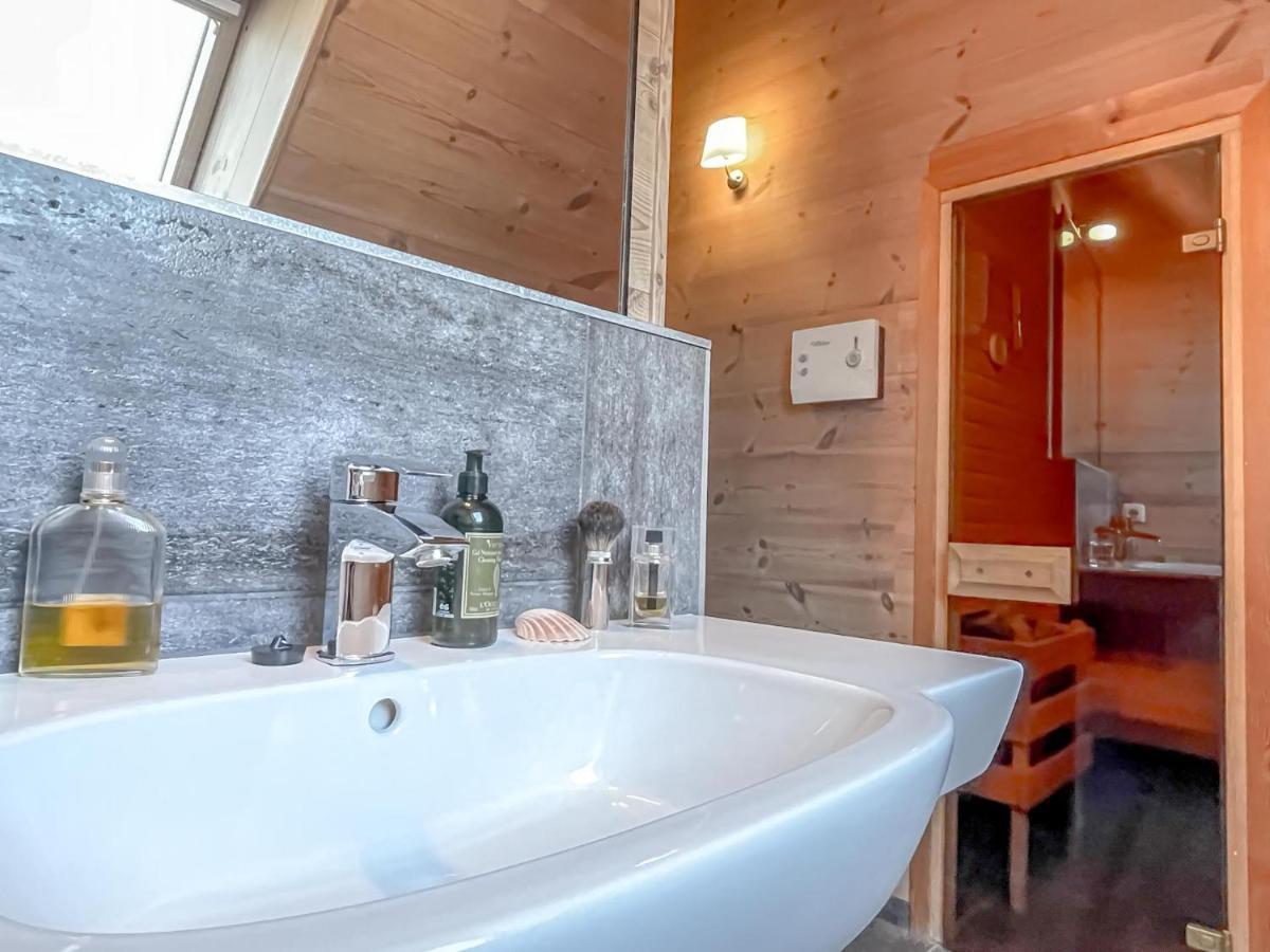 Traumhaff Kuestenchalets - Einzigartige Chalets An Der Ostsee. Ganz Aus Laerchenholz Mit Kamin Und Sauna Vogelsang-Warsin Exterior foto