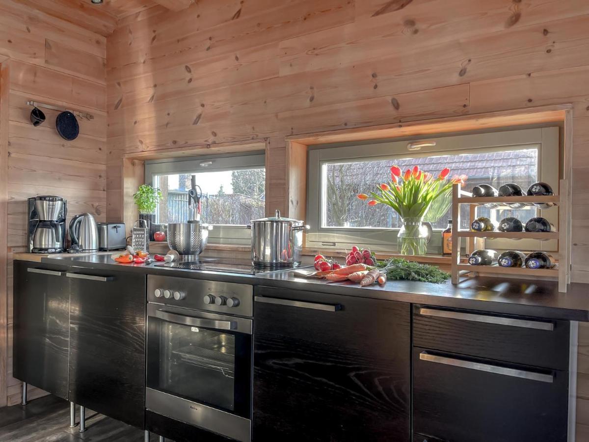 Traumhaff Kuestenchalets - Einzigartige Chalets An Der Ostsee. Ganz Aus Laerchenholz Mit Kamin Und Sauna Vogelsang-Warsin Exterior foto