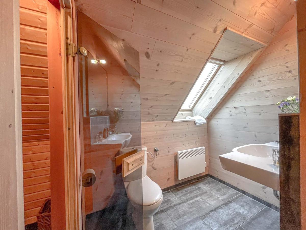 Traumhaff Kuestenchalets - Einzigartige Chalets An Der Ostsee. Ganz Aus Laerchenholz Mit Kamin Und Sauna Vogelsang-Warsin Exterior foto