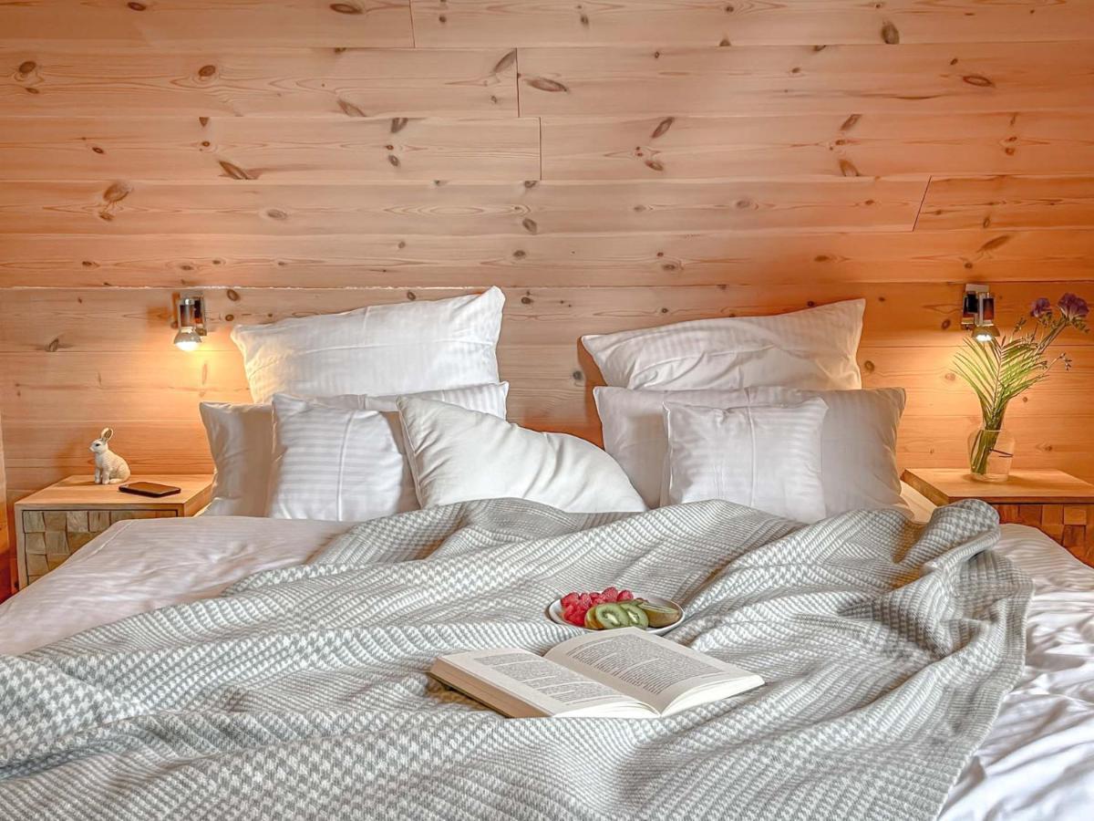 Traumhaff Kuestenchalets - Einzigartige Chalets An Der Ostsee. Ganz Aus Laerchenholz Mit Kamin Und Sauna Vogelsang-Warsin Exterior foto