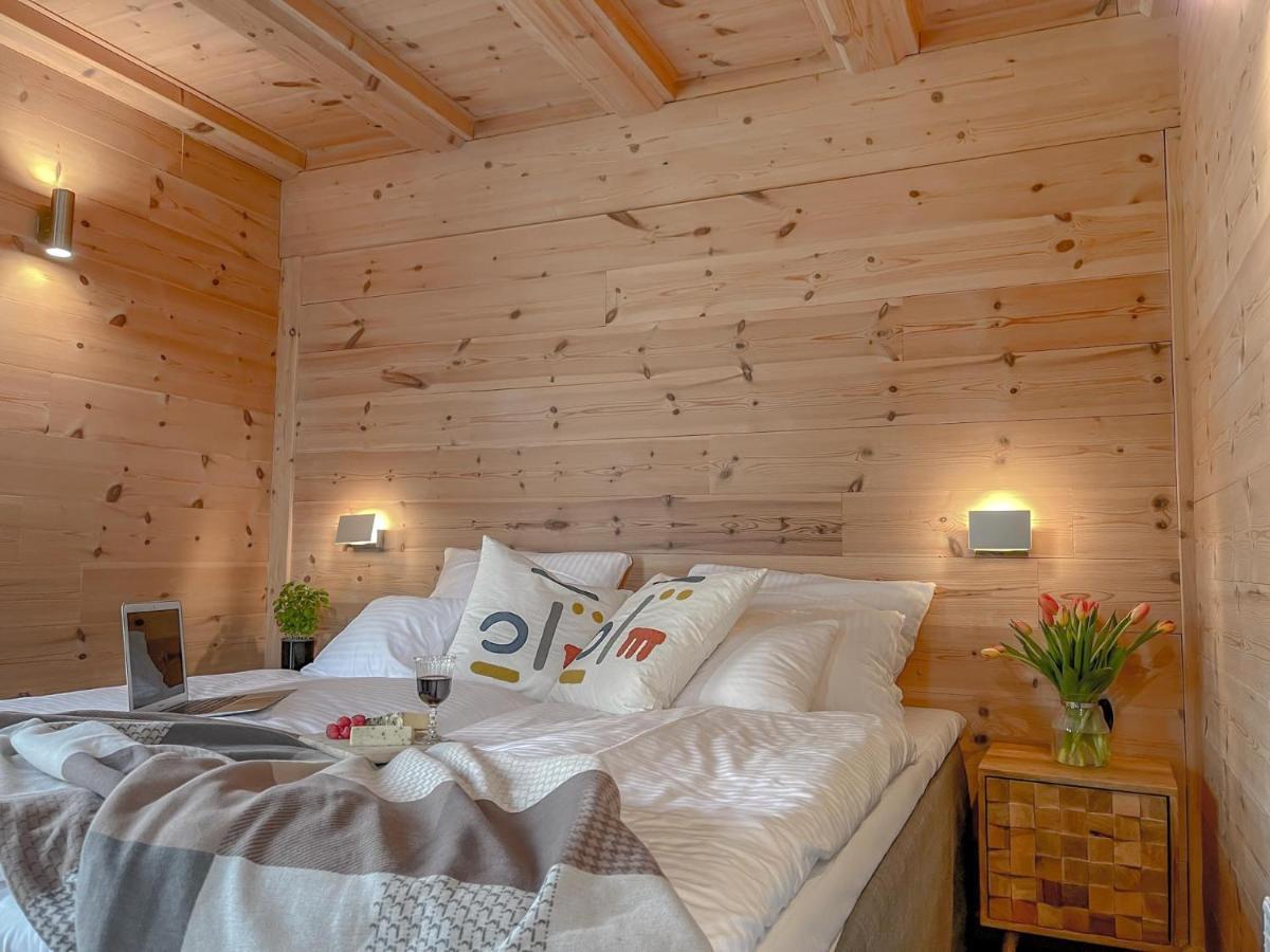 Traumhaff Kuestenchalets - Einzigartige Chalets An Der Ostsee. Ganz Aus Laerchenholz Mit Kamin Und Sauna Vogelsang-Warsin Exterior foto